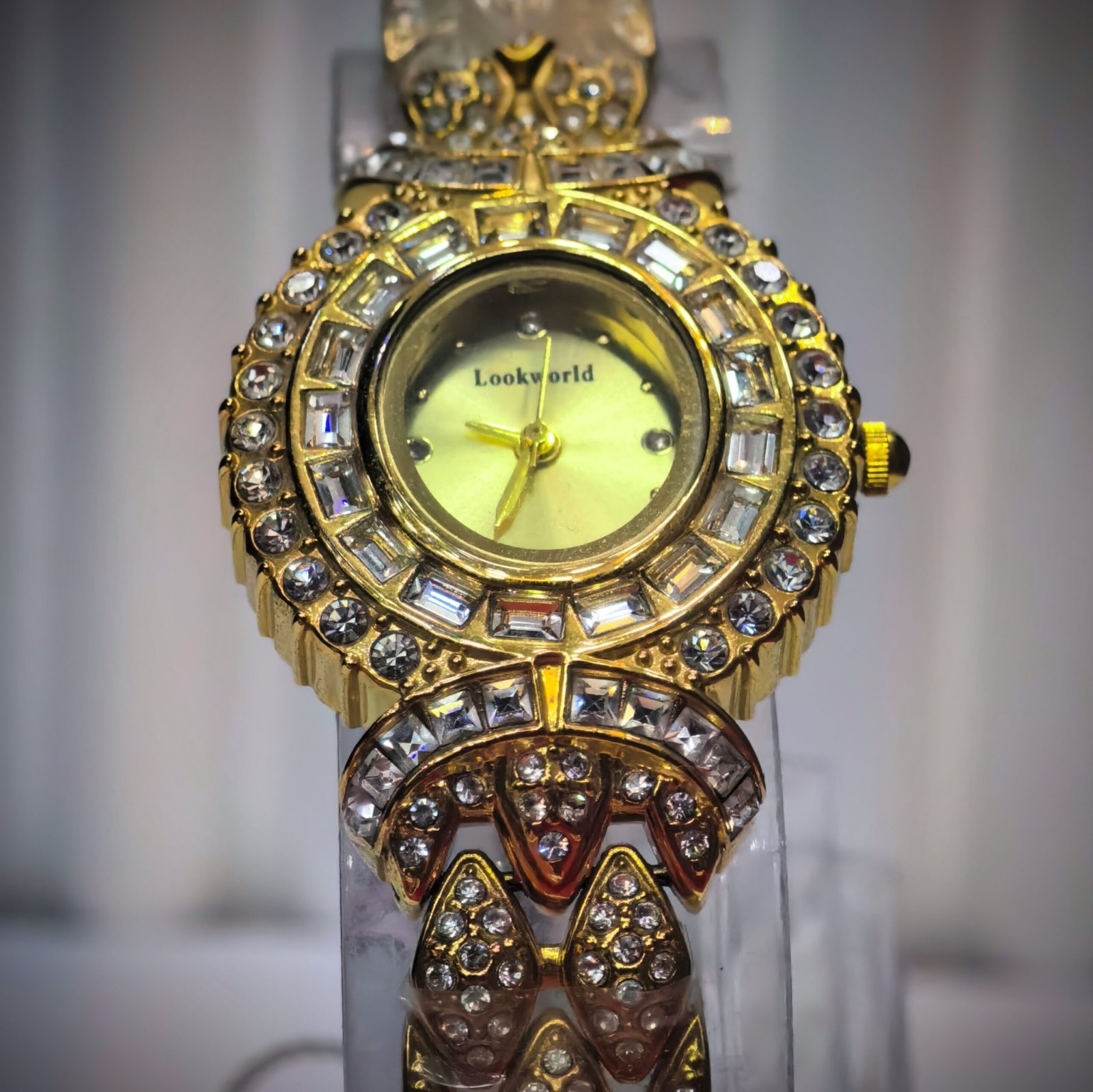IMG_20260912_191314 Lookworld Crystal-Embellished Gold-Tone Women's Jewelry Watch - Image 1